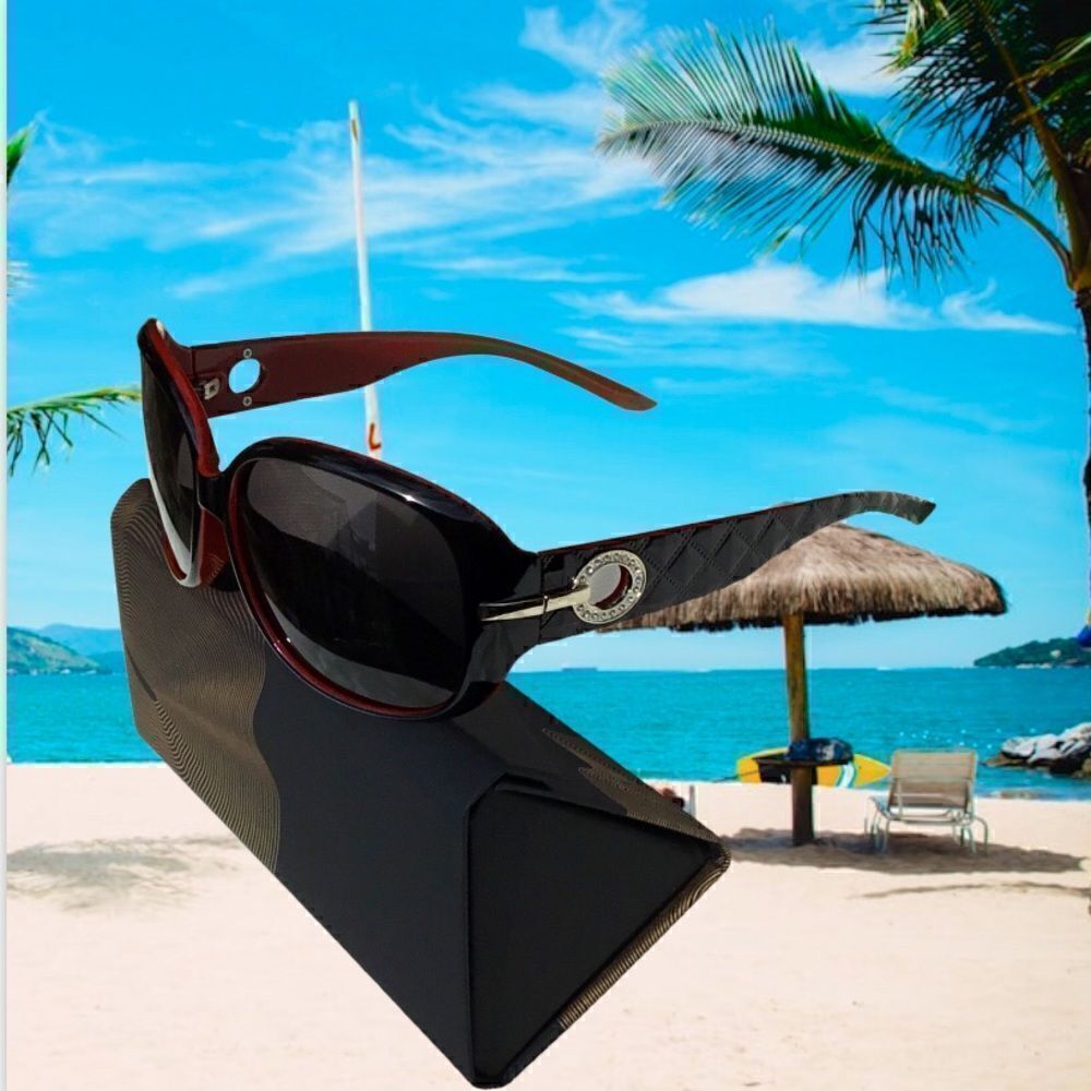 SUNGLASSES FASHION WOMEN OVERSIZE WITH SILVER HARDWARE AND DIAMOND ACCENTS. - Picture 3 of 6